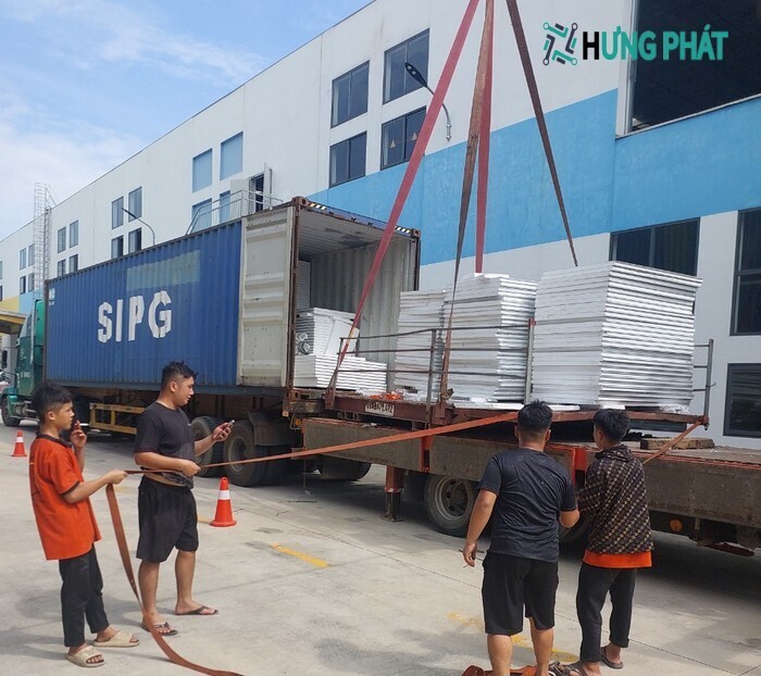 Dịch vụ Bốc Xếp tại Bình Dương - Công Ty Hưng Phát - 2