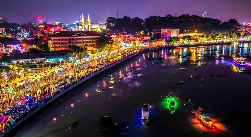 Phố đi bộ Bạch Đằng tại Bình Dương
